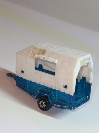 *REMOLQUE PARA CABALLOS MAJORETTE 1/64