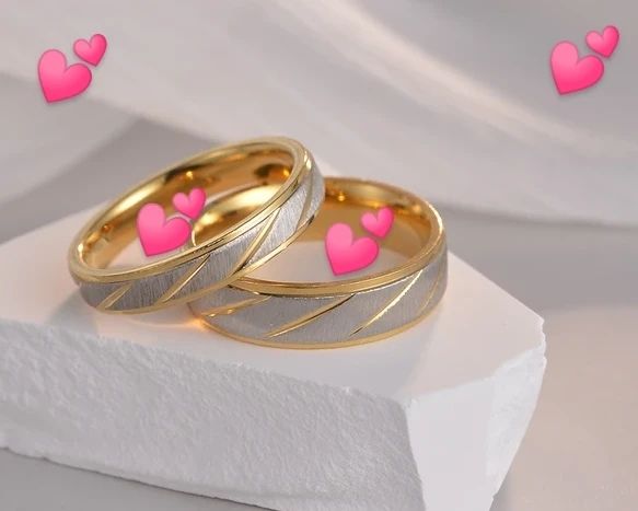 bonita Parejas  de Alianzas bañado en oro