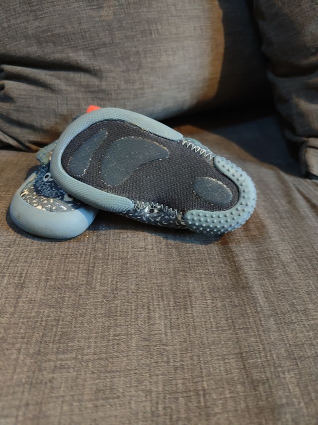 Zapatillas bebé primeros pasos