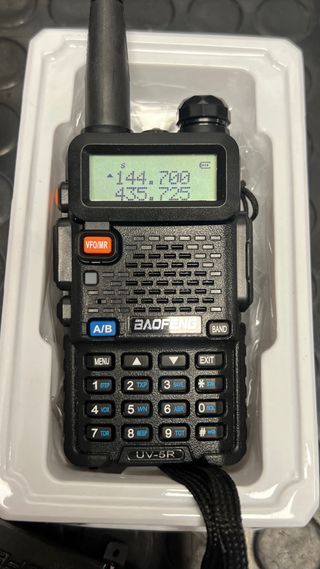 Baofeng UV-5R dual band VHF UHF transceiver