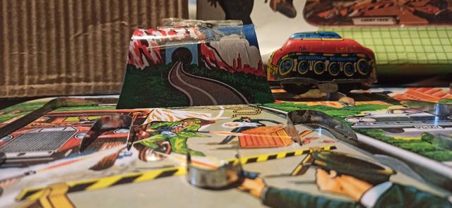 Gioco latta meccanico vintage