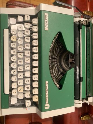 Maquina escribir antigua