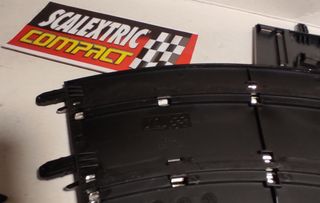 Scalextric Compact. Pack pistas & puentes