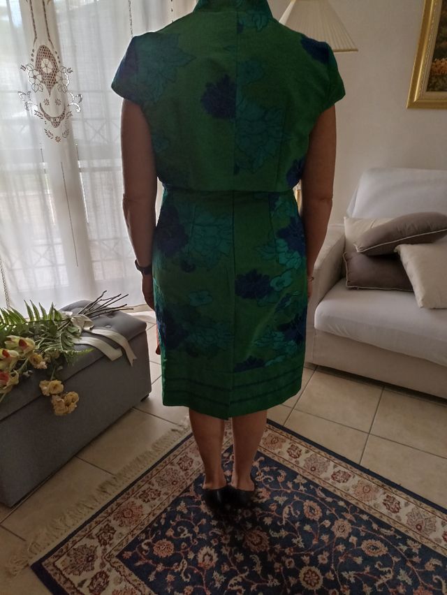 Vestito décolleté in seta