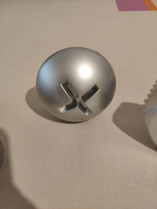 Perchas con formas de tornillo