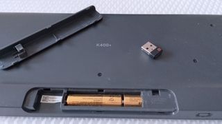 Teclado inalámbrico LOGITECH K400 PLUS