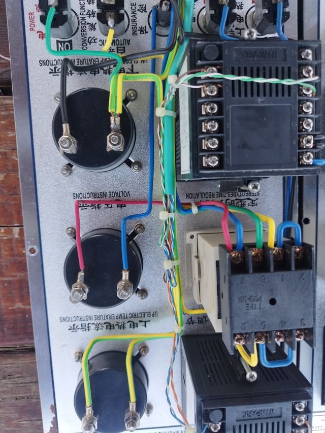 Paneles eléctricos de maquinaria