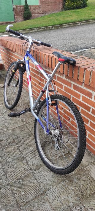 Bicicleta montaña BH talla S rueda 26