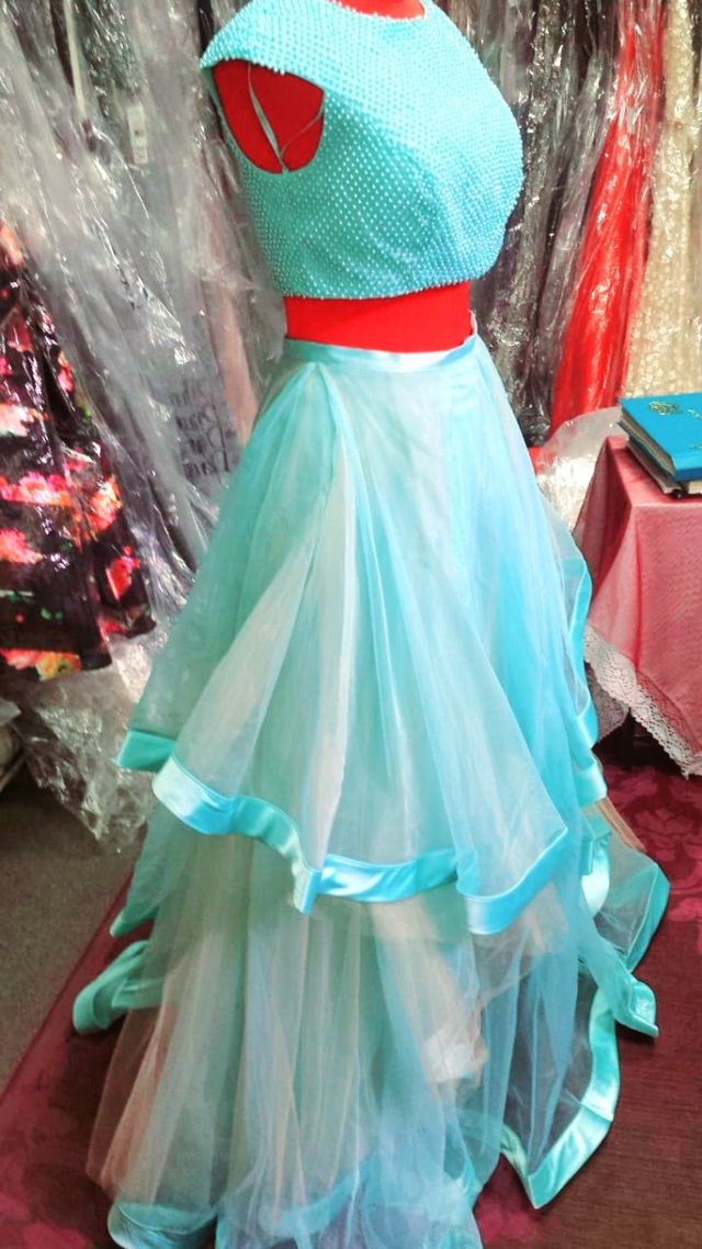 Brand vestido. Top+ espalda