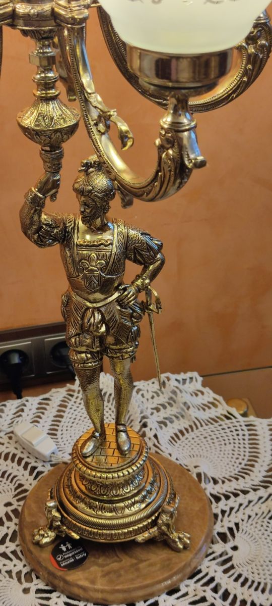 Dos Lámparas de sobremesa.