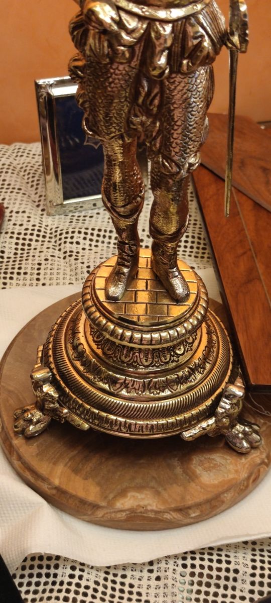 Dos Lámparas de sobremesa.