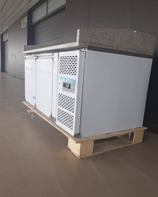 MESA PIZZERA-MUEBLE REFRIGERADO CON MARMOL 15002PT