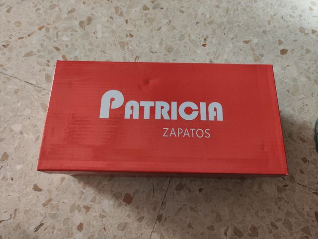 Zapatillas de esparto rojas