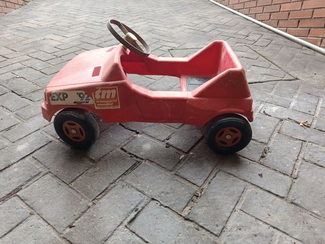 COCHECITO DE PEDALES ANTIGUO 