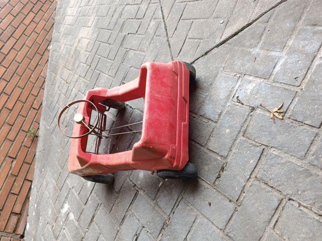 COCHECITO DE PEDALES ANTIGUO 