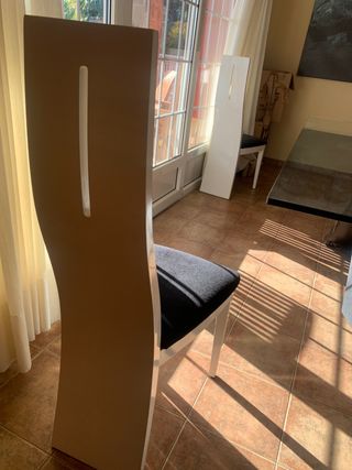 Mesa de comedor y sillas de Diseño