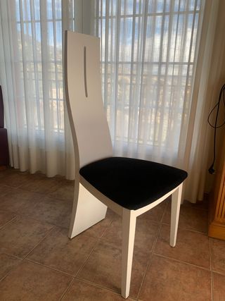 Mesa de comedor y sillas de Diseño