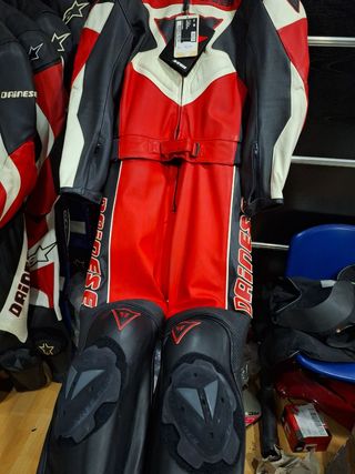Mono de moto cuero Daisnese talla 48