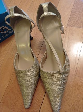 Zapatos fiesta dorados