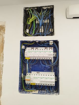 Lampisteria, electricidad 