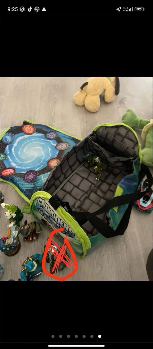 Zaino Skylanders con tanti skailanders