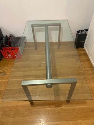 mesa de cristal para reuniones o para comedor