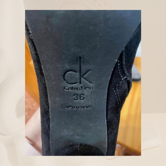 Botines de tacón Calvin Klein gris/negro de ante.