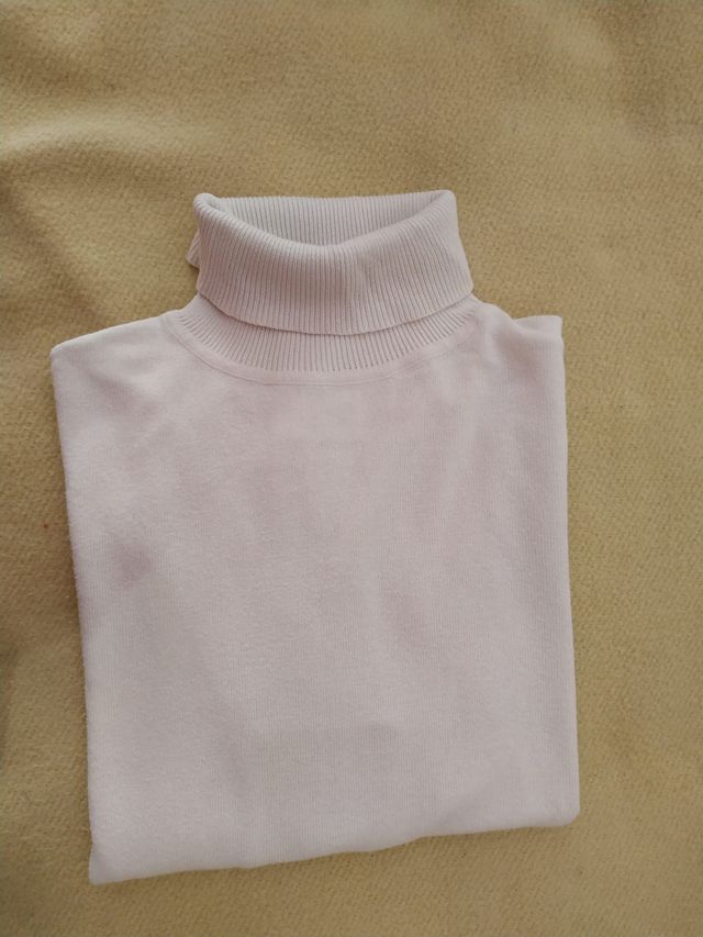 Suéter de cuello alto blanco de Zara, talla 8