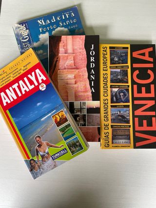 Cuatro guias de viaje