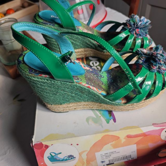 Sandali zeppa Desigual