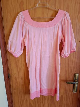  Vestido rosa de Kling con botones forrados