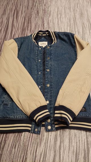 Cazadora beisbolera pull y bear
