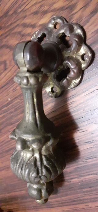 Bronce 5 tiradores antiguos de bronce.