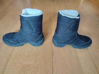 Como nuevo!! Botas nieve niño decathlon. Talla 30