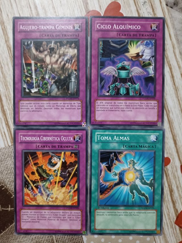 Lote 8: 13 cartas de Yu-Gi-Oh originales