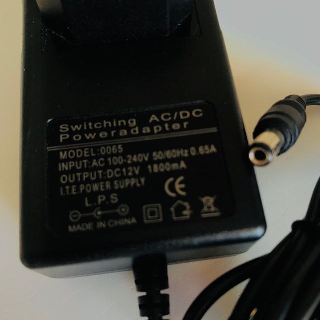 Alimentador 12V 1.8A