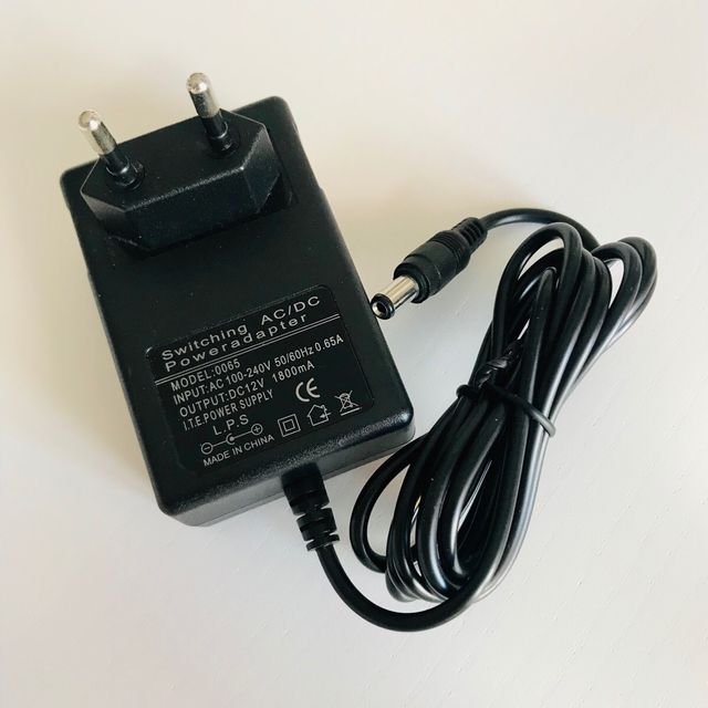 Alimentador 12V 1.8A