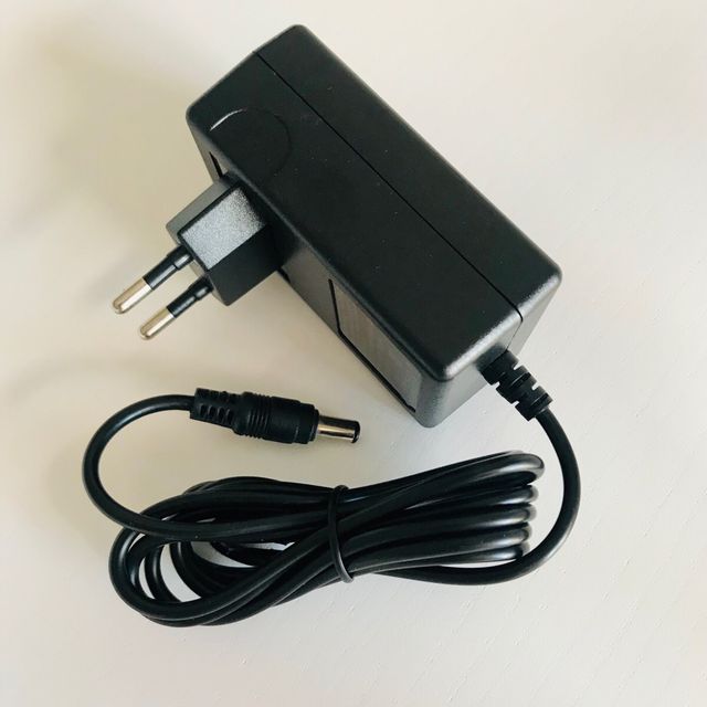 Alimentador 12V 1.8A