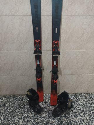Pack de esquís y botas