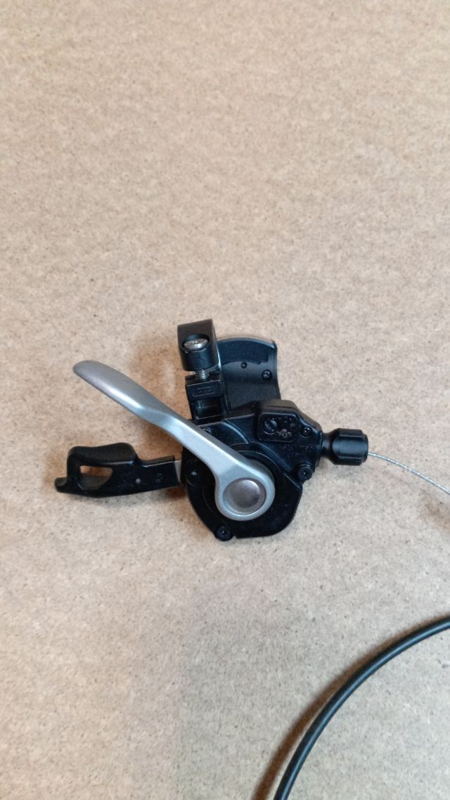 Pulsador desviador delantero