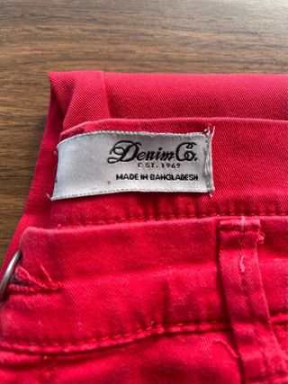 Pantalón pitillo rojo