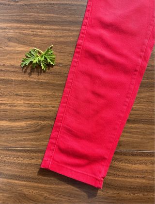 Pantalón pitillo rojo