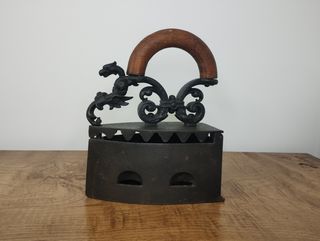 Antigua Plancha de Carbón "Dragón"