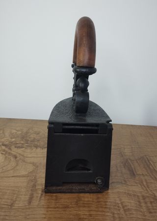 Antigua Plancha de Carbón "Dragón"