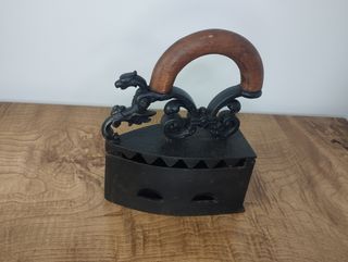 Antigua Plancha de Carbón "Dragón"