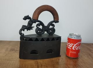 Antigua Plancha de Carbón "Dragón"