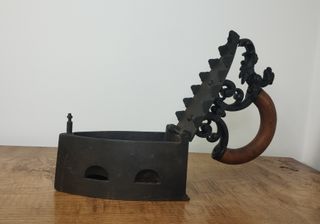 Antigua Plancha de Carbón "Dragón"