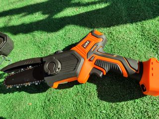 Serra podadora LIKE 2 baterias 4Ah