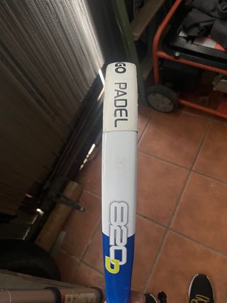 varias palas de padel