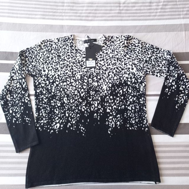 Maglia nuova con cartellino